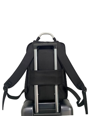 Mochila porta laptop Peak Tour 16 pulgadas