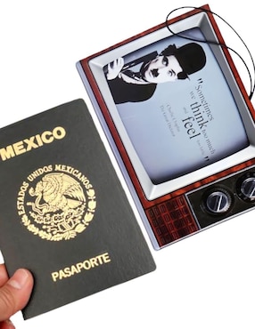 Porta pasaporte Mamá Pulpo Chaplín