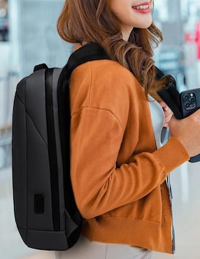 Mochila con portalaptop Sendera Antirrobo Ejecutiva impermeable unisex