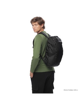 Mochila con portalaptop Totto daytona impermeable para hombre